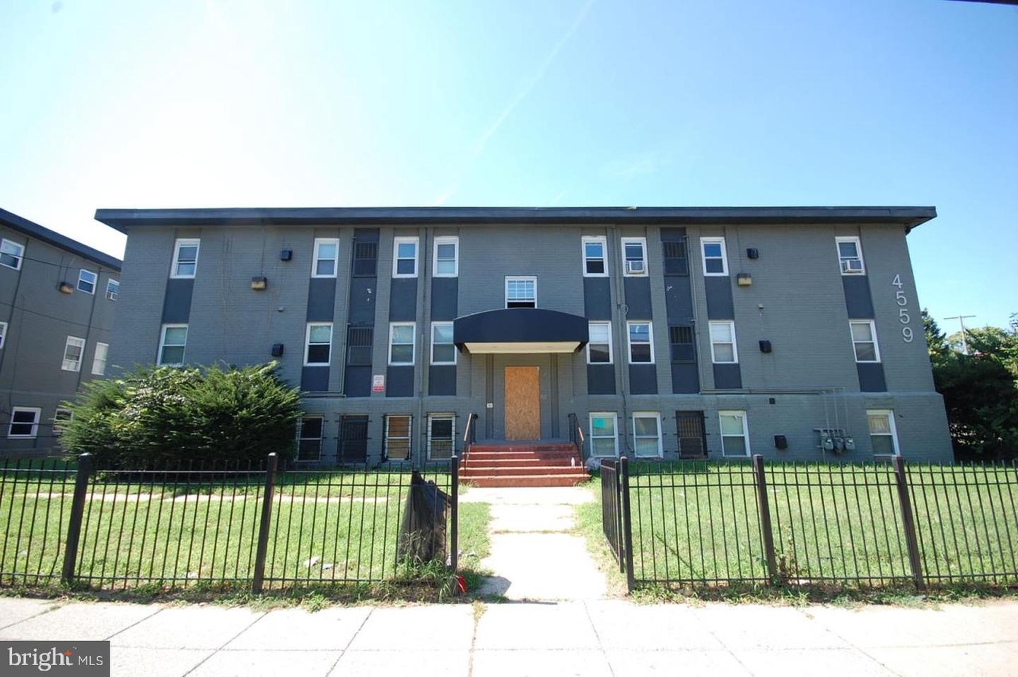 4559 Benning Rd Se Property Photo 4