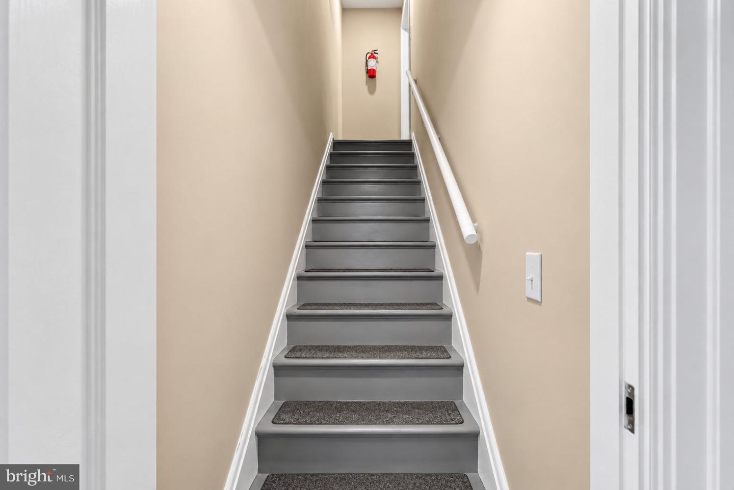 513 45th St Ne #unit 2 Property Photo 2
