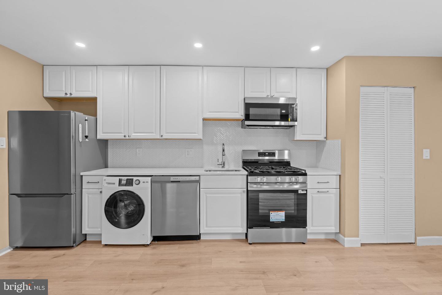 513 45th St Ne #unit 2 Property Photo 6