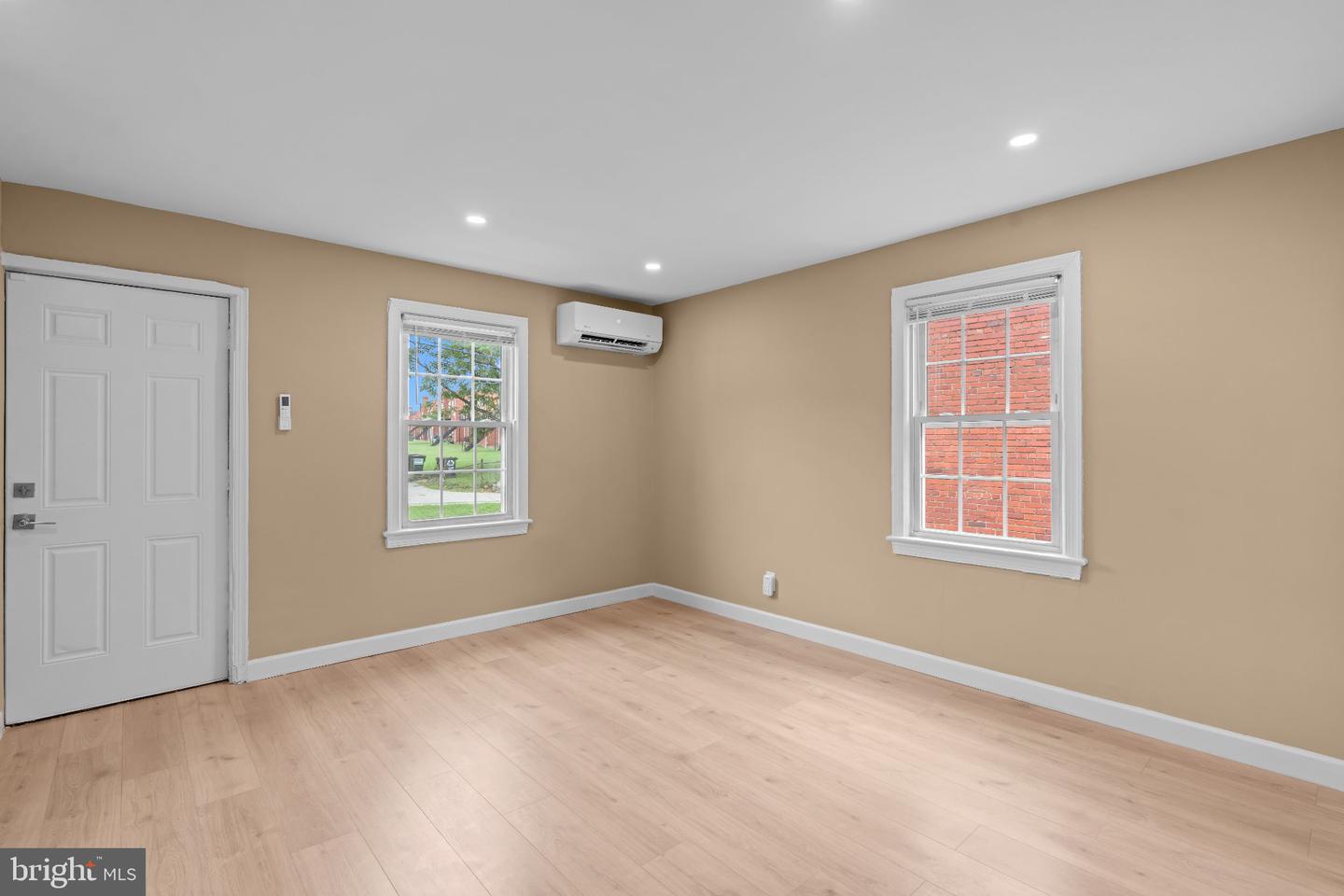 513 45th St Ne #unit 2 Property Photo 11