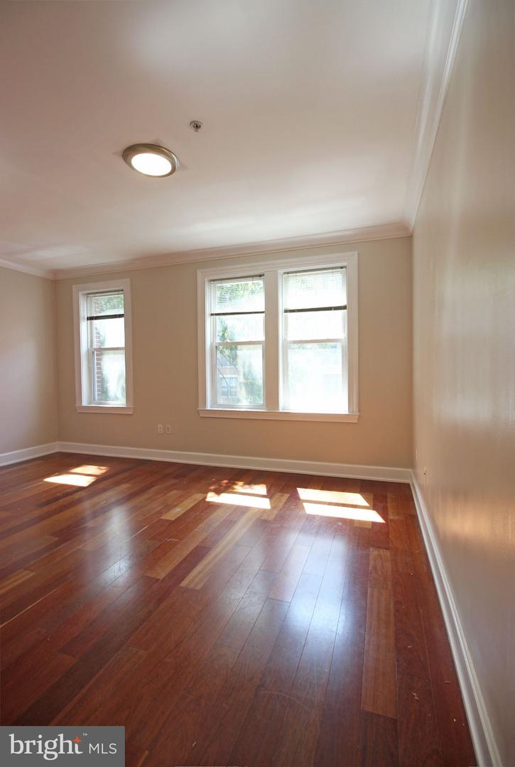 1121 24th St Nw #409 Property Photo 3