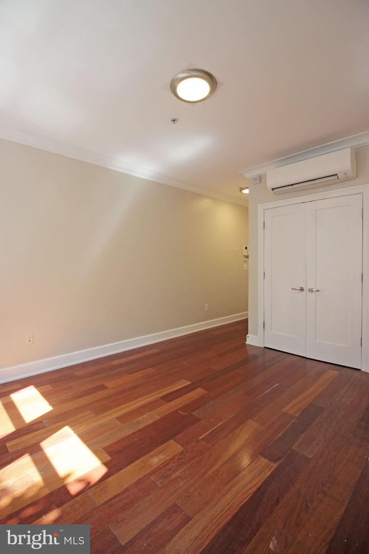 1121 24th St Nw #409 Property Photo 4