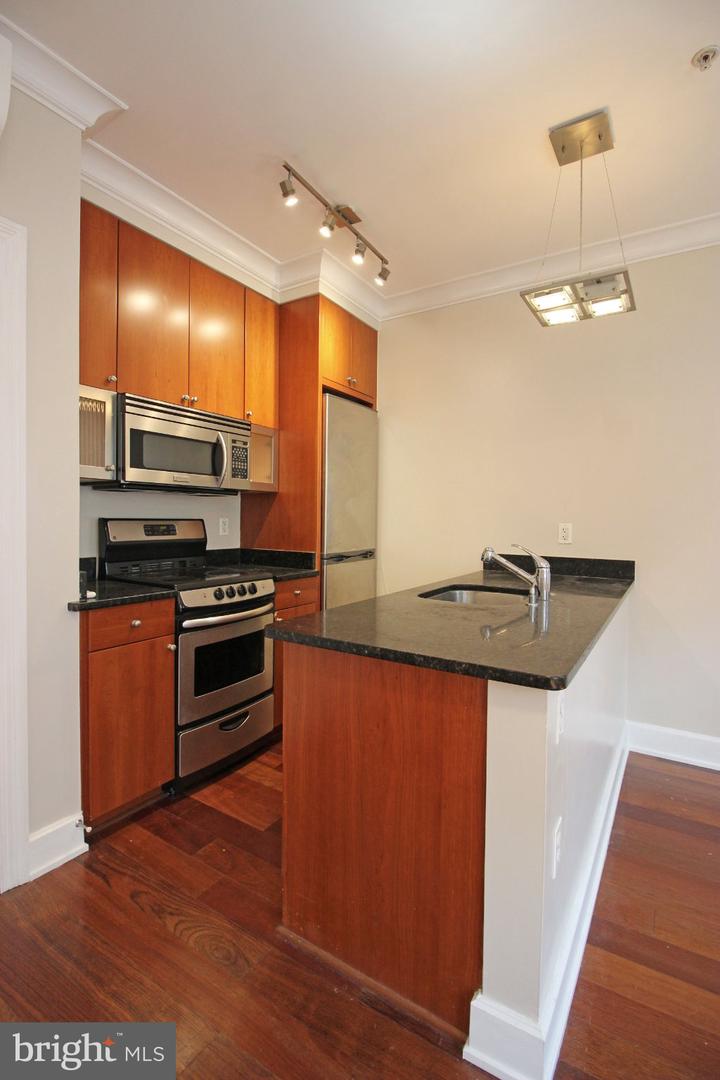1121 24th St Nw #409 Property Photo 6