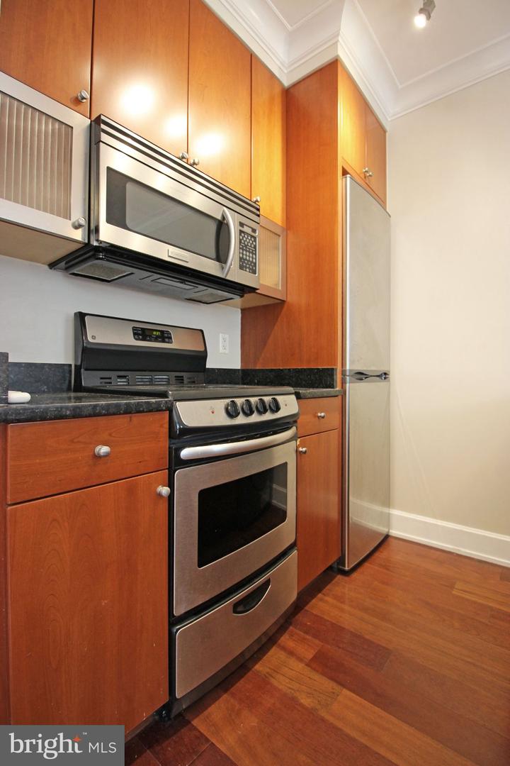 1121 24th St Nw #409 Property Photo 8