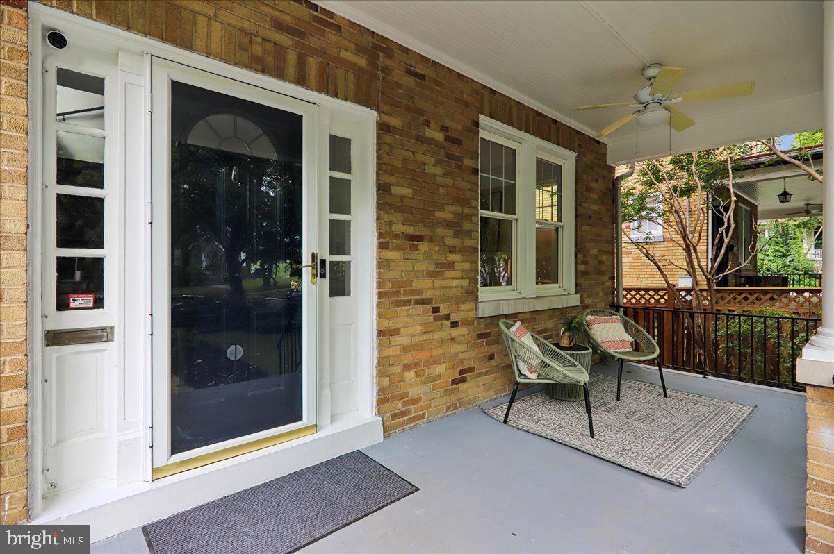 4007 Fessenden St Nw Property Photo 4