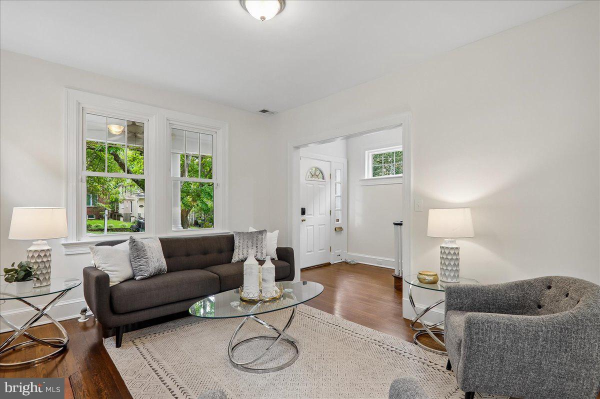 4007 Fessenden St Nw Property Photo 6