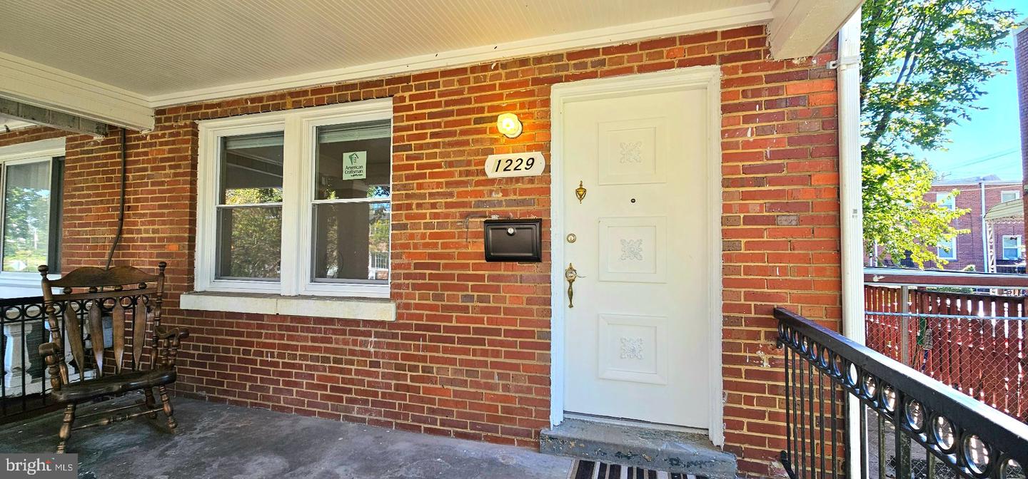 1229 Savannah Pl Se Property Photo 2