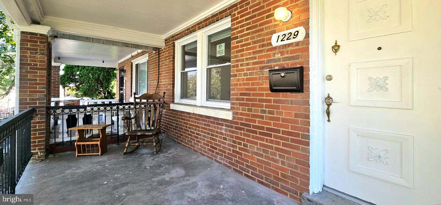 1229 Savannah Pl Se Property Photo 5
