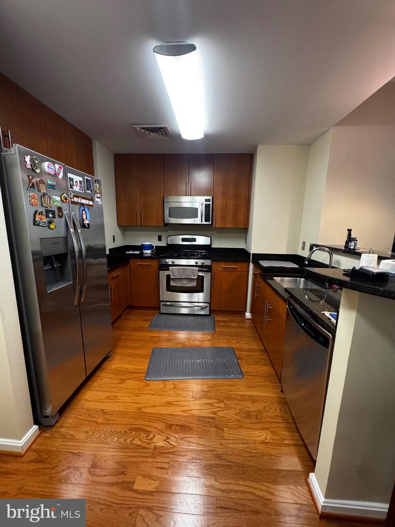 1390 Kenyon St Nw #611 Property Photo 5