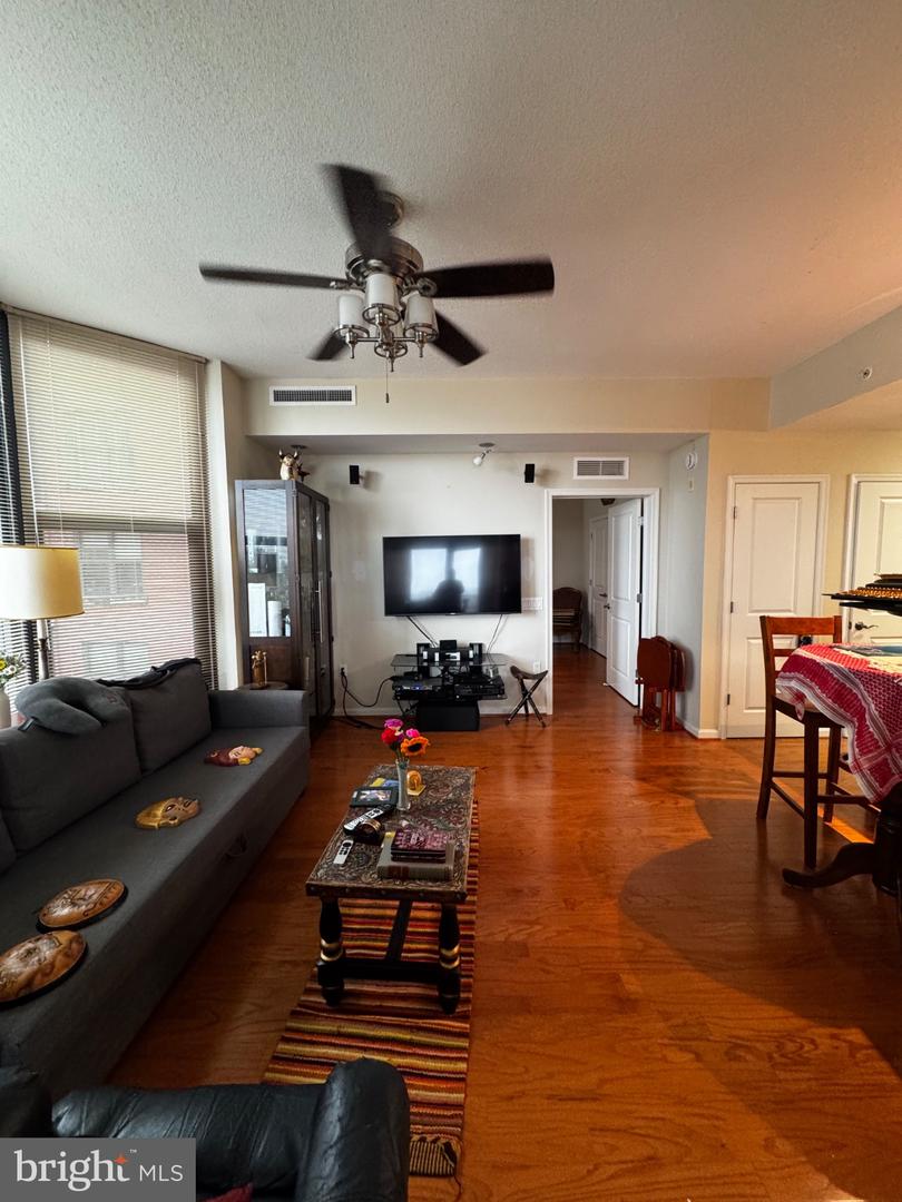1390 Kenyon St Nw #611 Property Photo 7