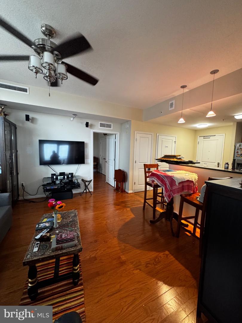 1390 Kenyon St Nw #611 Property Photo 10