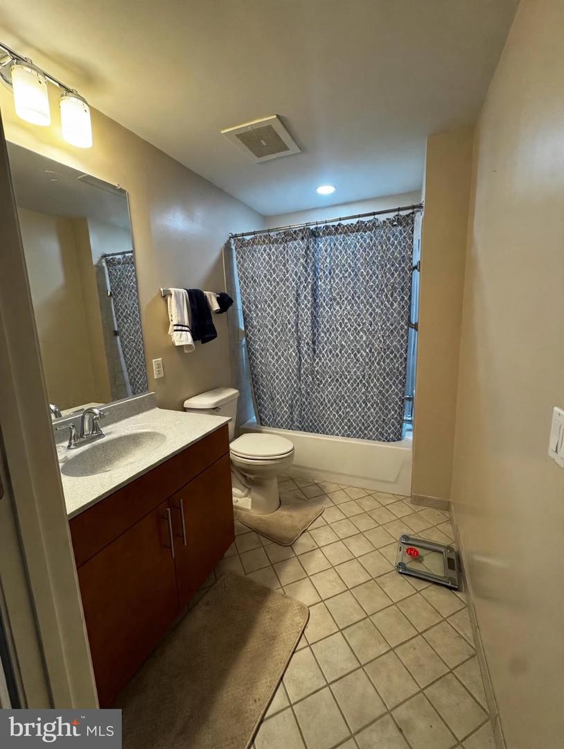 1390 Kenyon St Nw #611 Property Photo 22