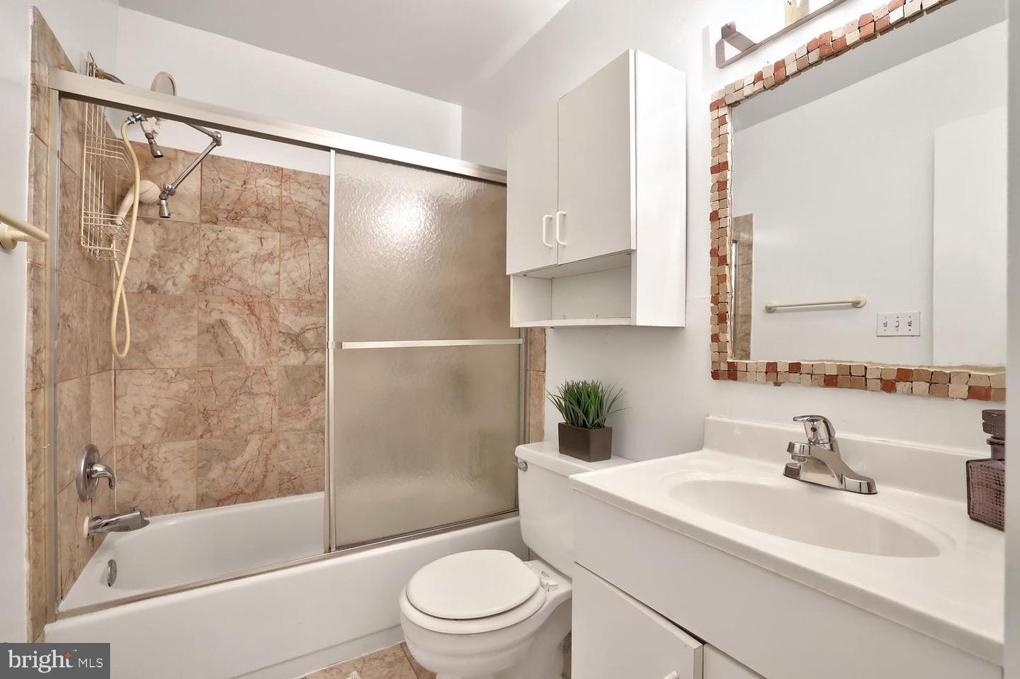1844 Columbia Rd Nw #302 Property Photo 13