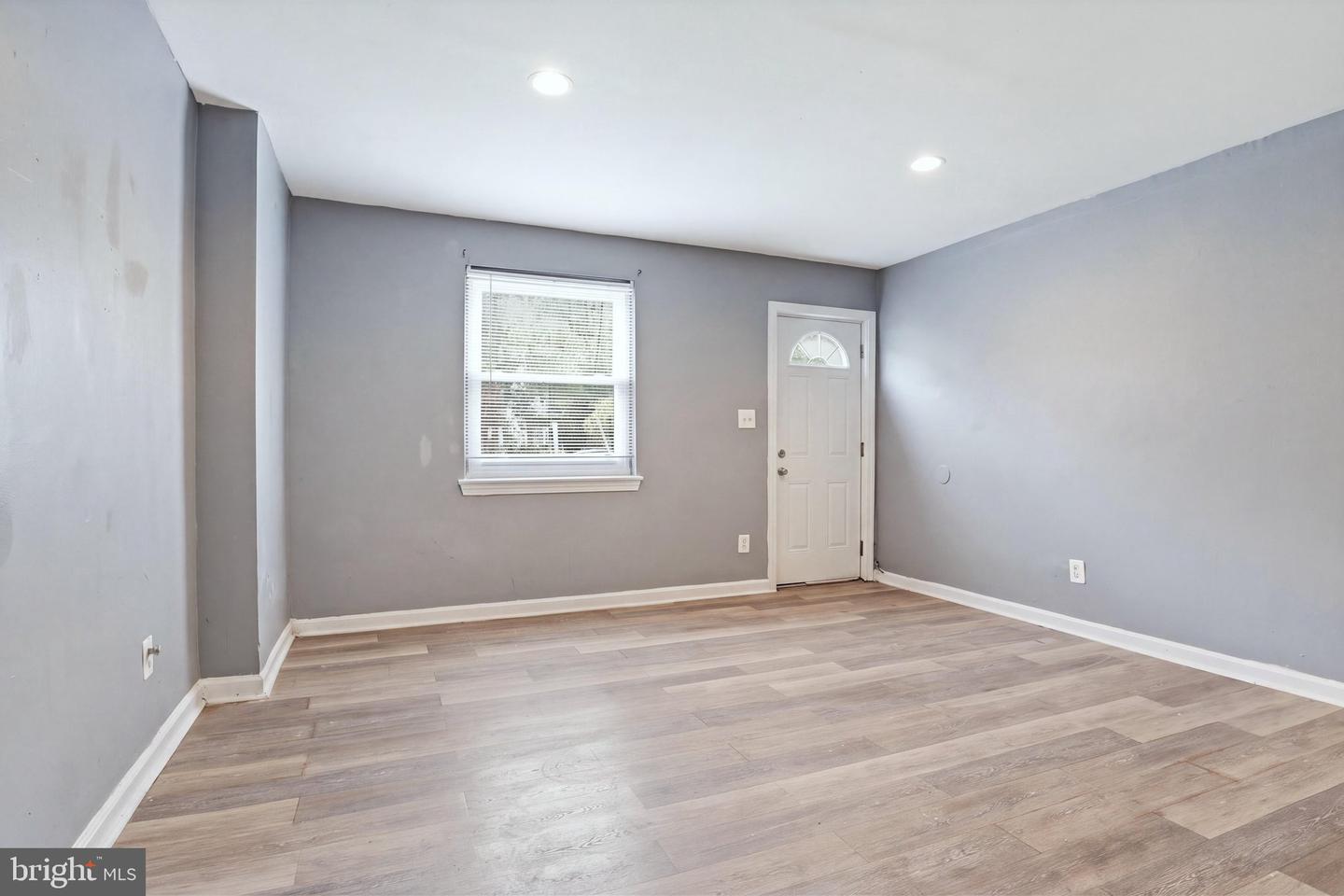 4706-4710 Quarles St Ne Property Photo 4