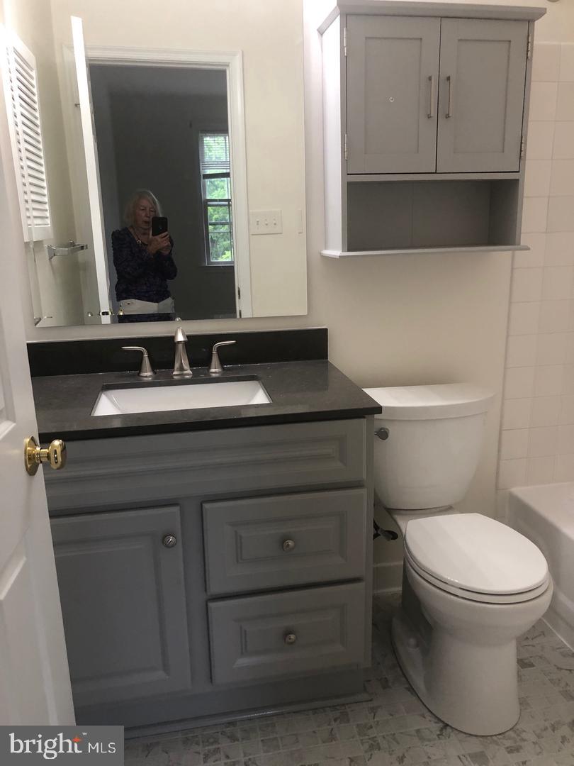 3249 B Sutton Pl Nw #b Property Photo 8
