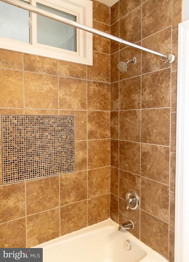 3935 9th St Ne #3 Property Photo 6