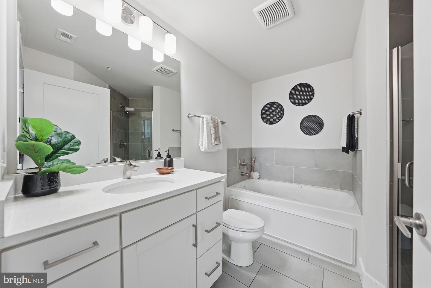 50 Florida Ave Ne #725 Property Photo 21