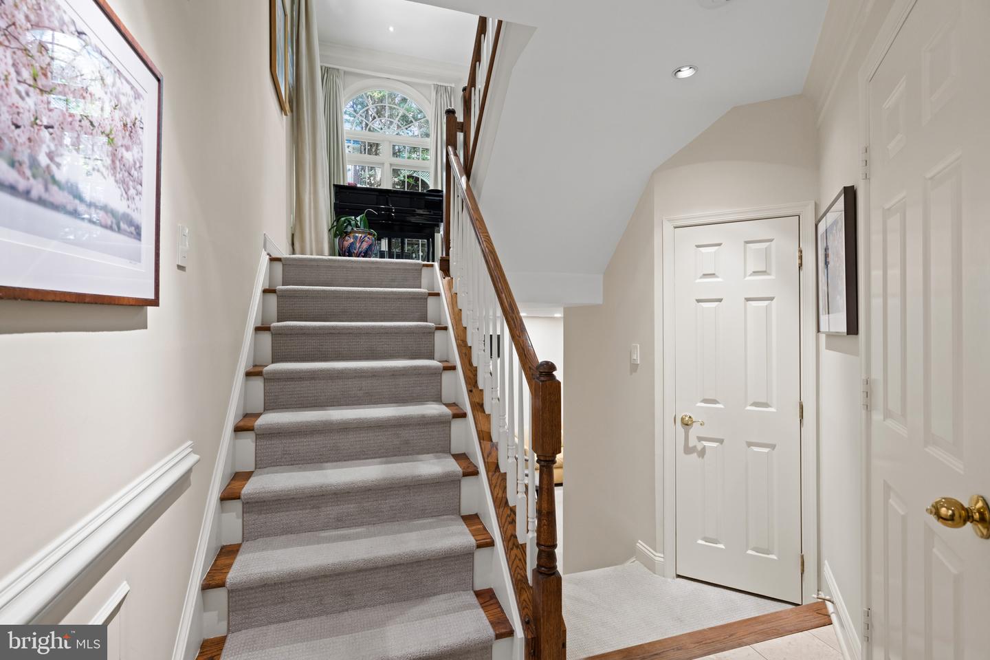 3915 Hillandale Ct Nw Property Photo 4