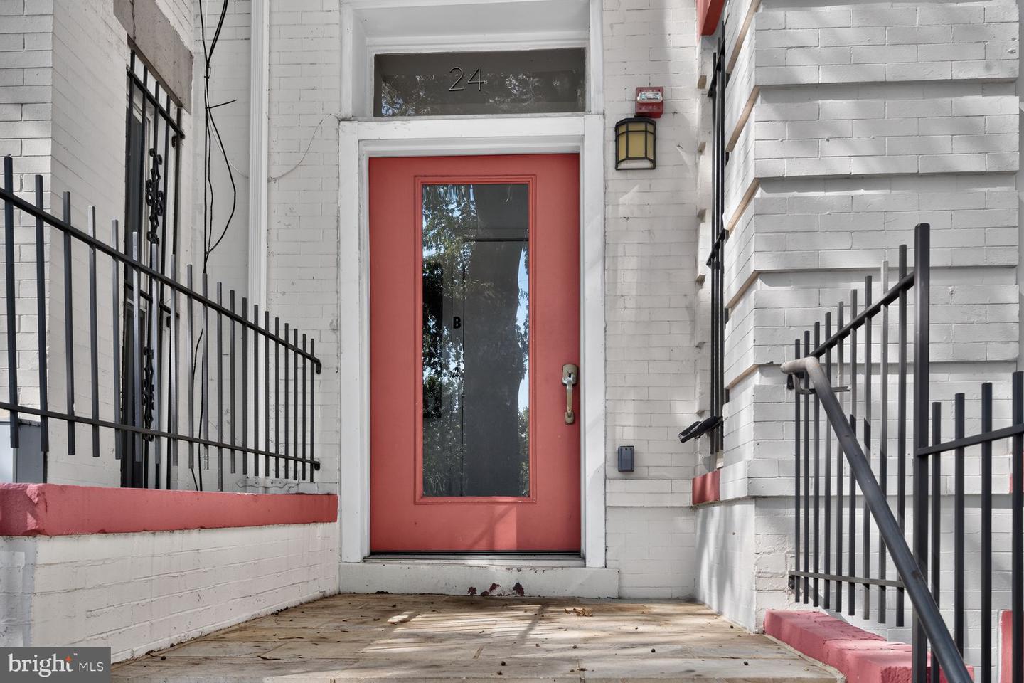 24 Rhode Island Ave Ne #b Property Photo 2