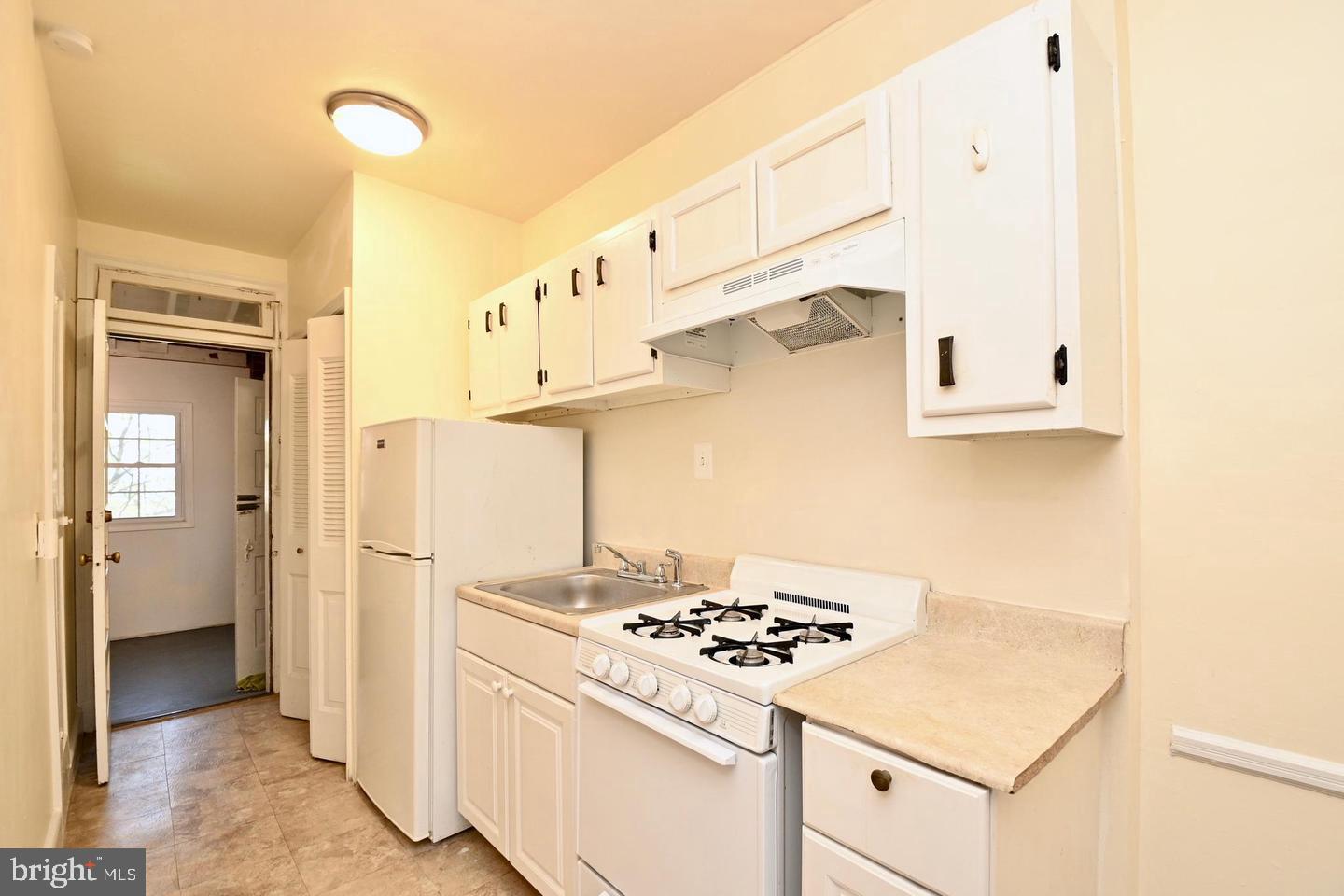 1840 Independence Ave Se Property Photo 9