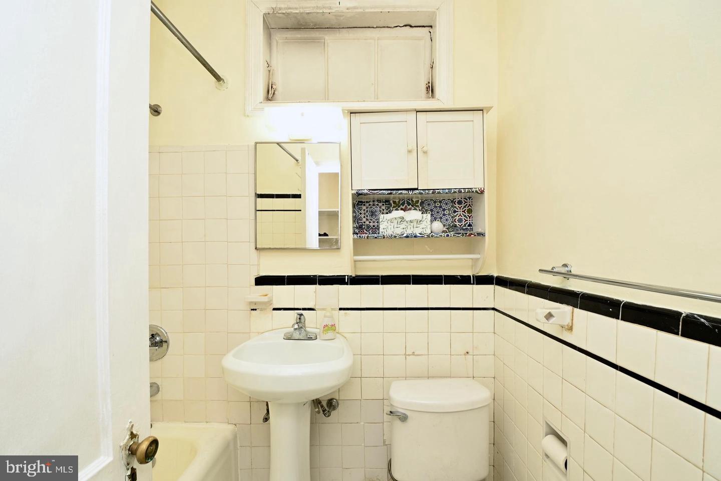 1840 Independence Ave Se Property Photo 27