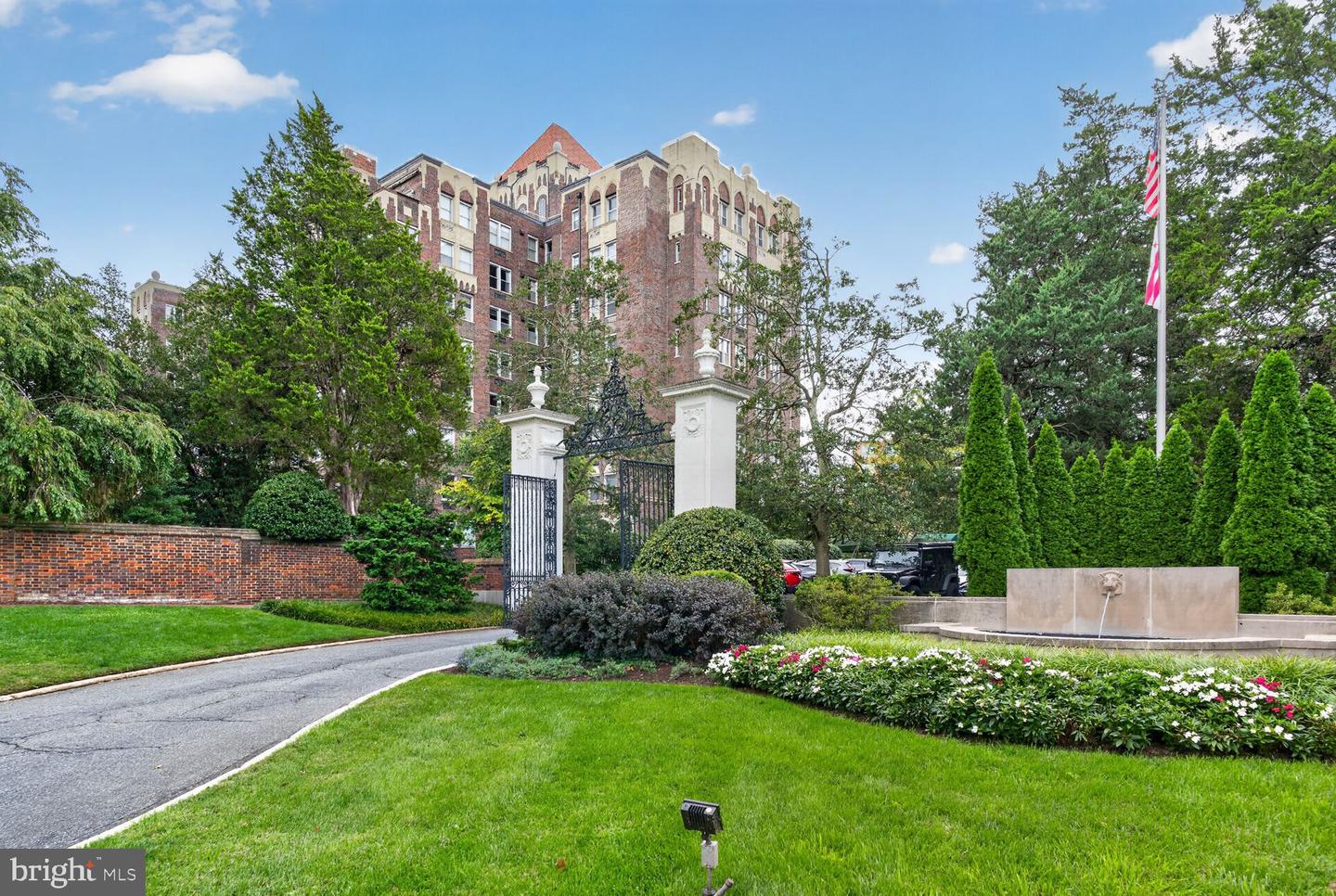 3900 CATHEDRAL AVE NW #407A Property Photo 1