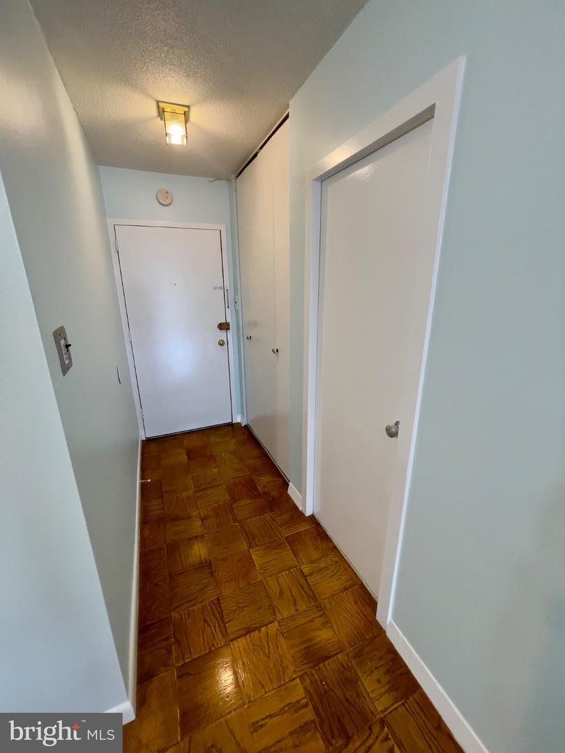 2201 L St Nw #715 Property Photo 3
