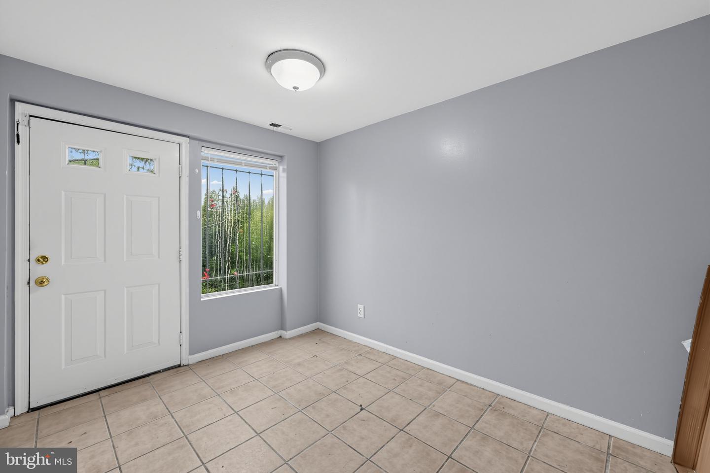 910 Southern Ave Se #2 Property Photo 3