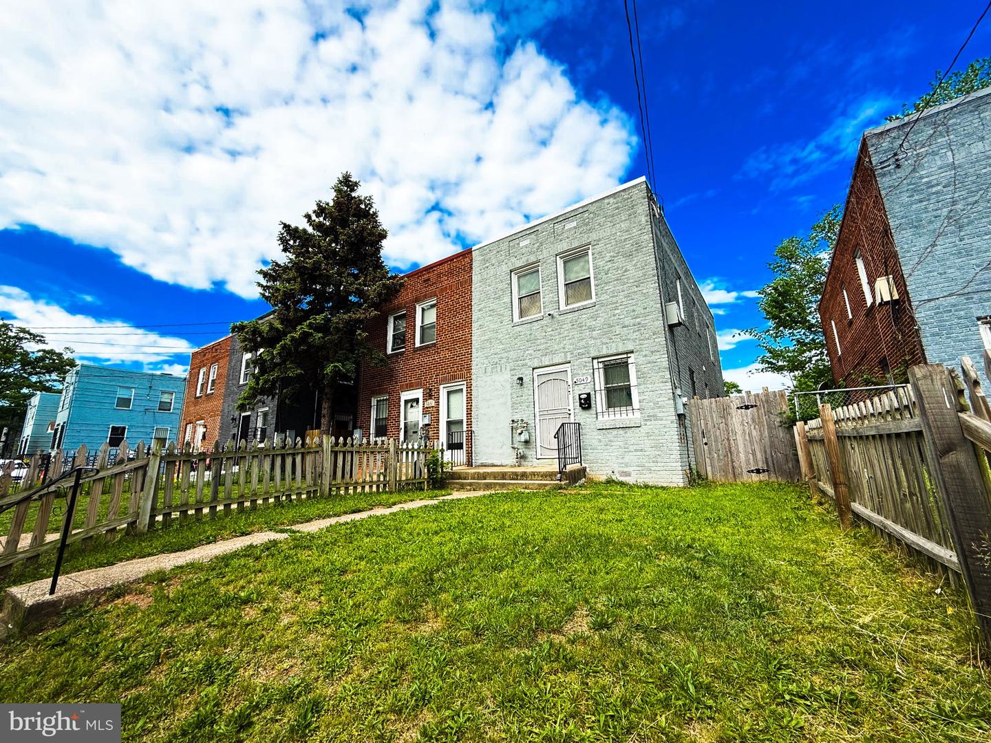 5049 BENNING RD SE Property Photo 1