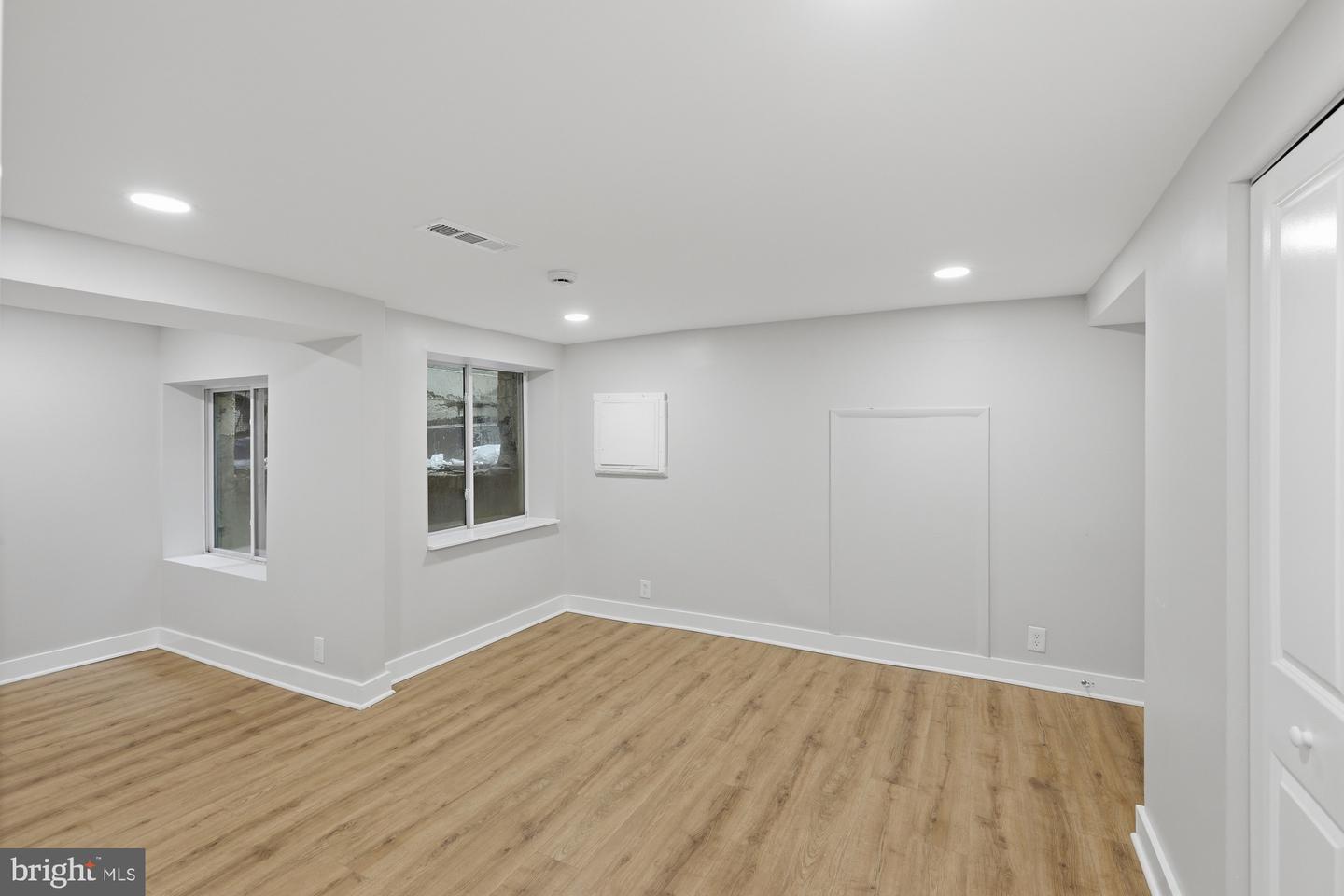 2388 Champlain St Nw #apt 10 Property Photo 6