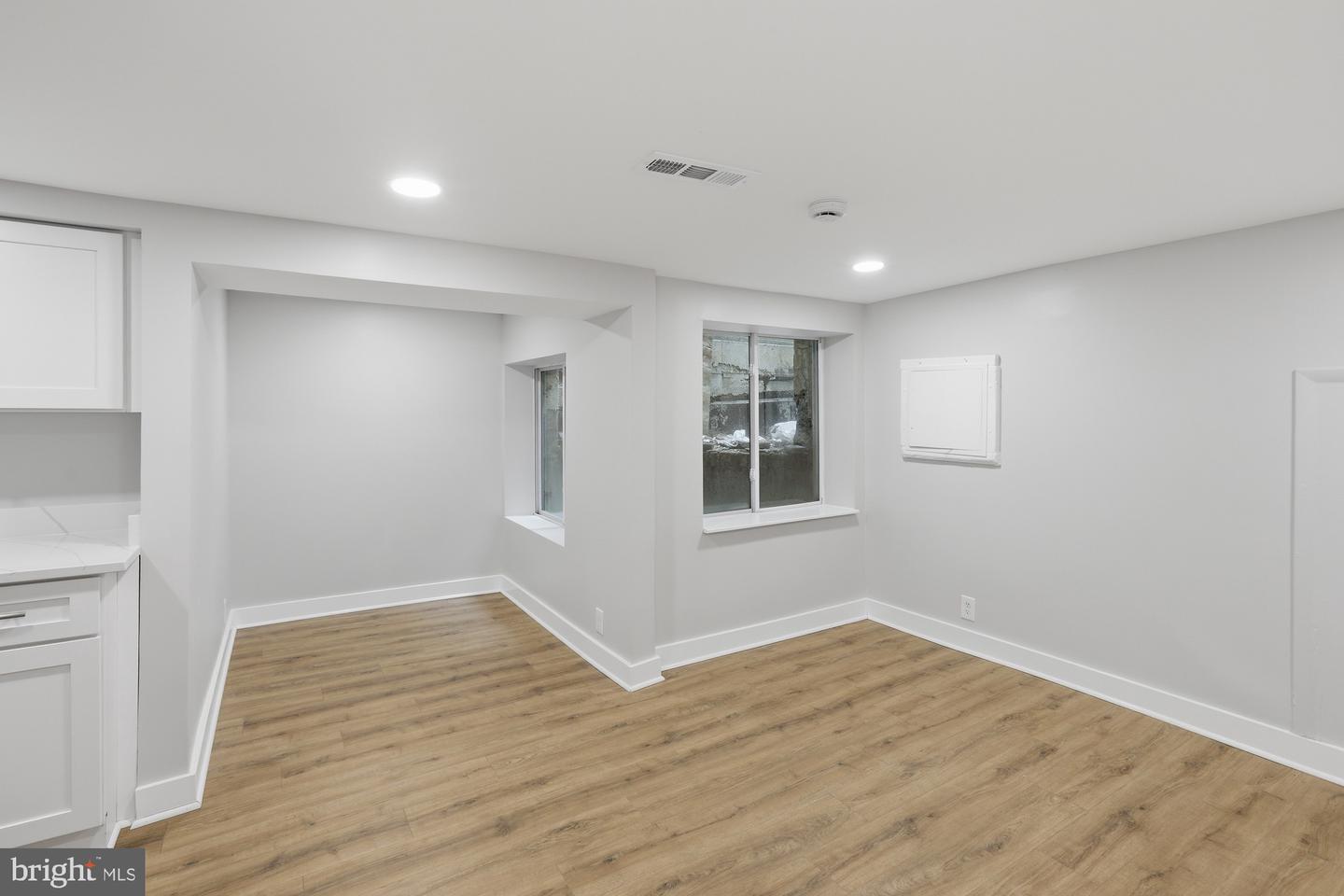2388 Champlain St Nw #apt 10 Property Photo 7