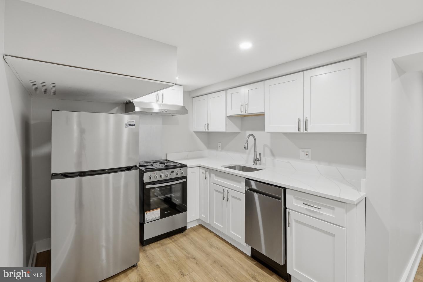 2388 Champlain St Nw #apt 10 Property Photo 11
