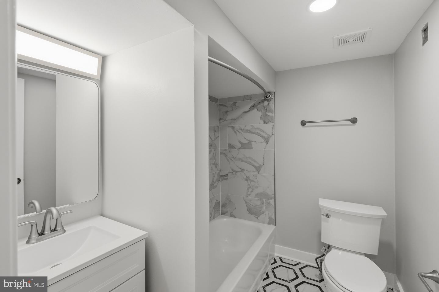 2388 Champlain St Nw #apt 10 Property Photo 13