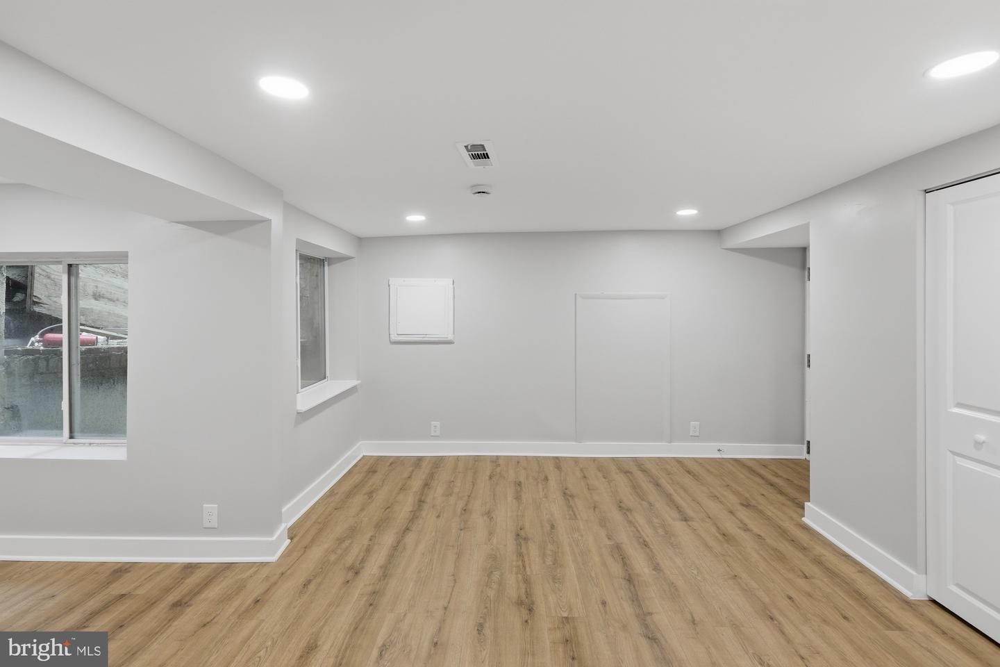 2388 Champlain St Nw #apt 10 Property Photo 17