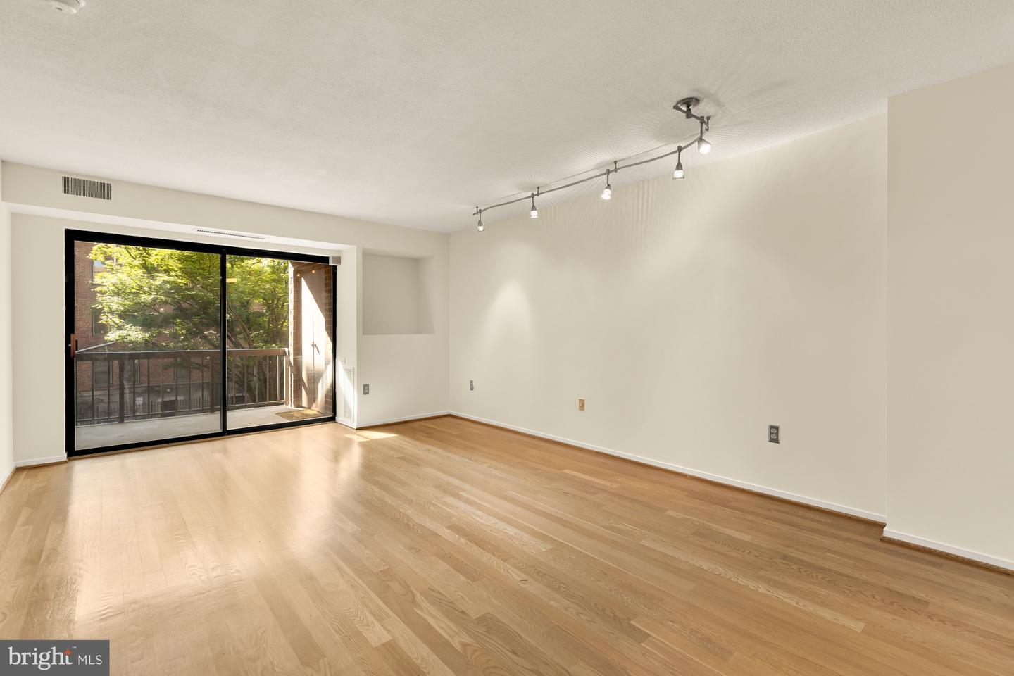 2320 Wisconsin Ave Nw #310 Property Photo 3