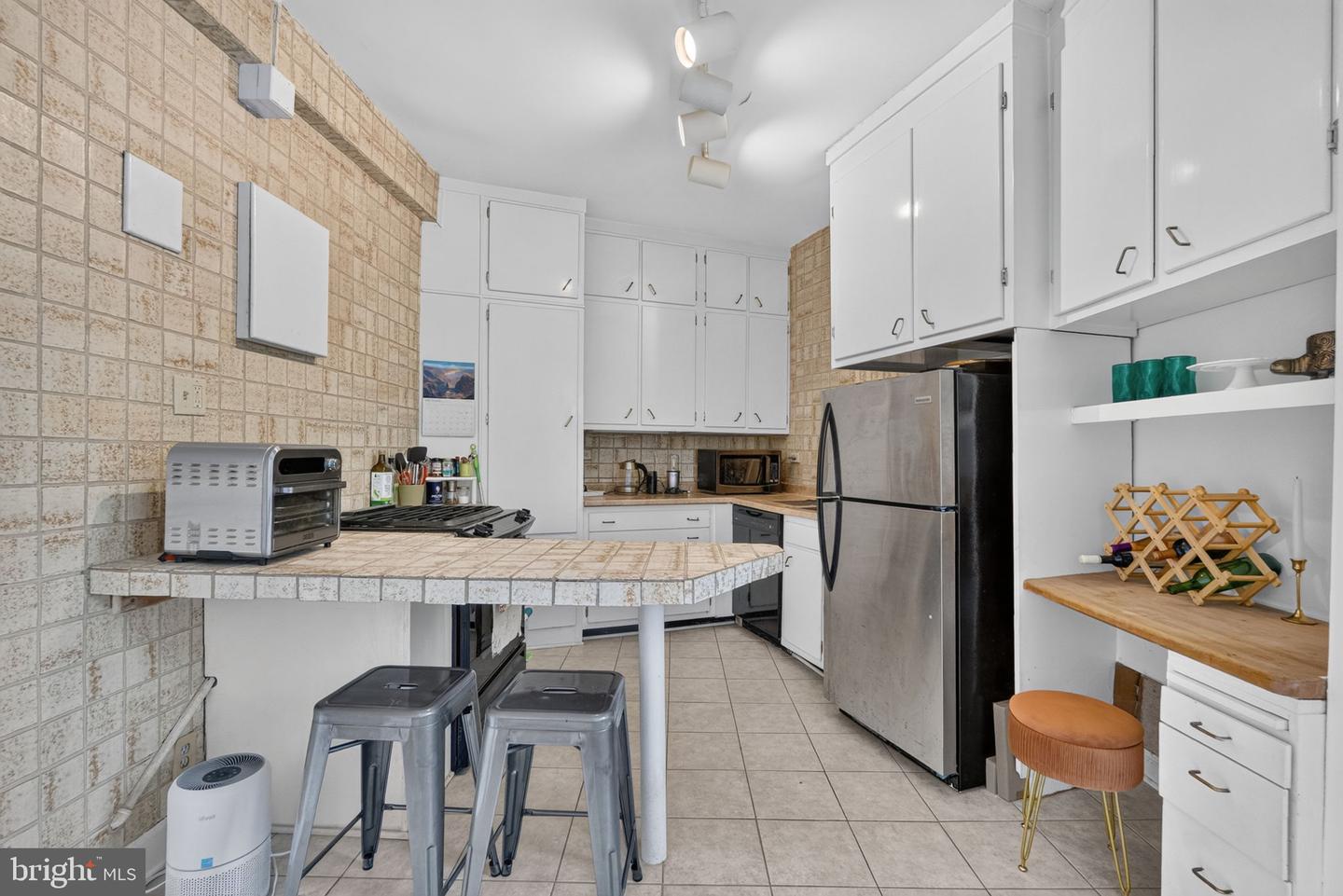 2737 Devonshire Pl Nw #127 Property Photo 4