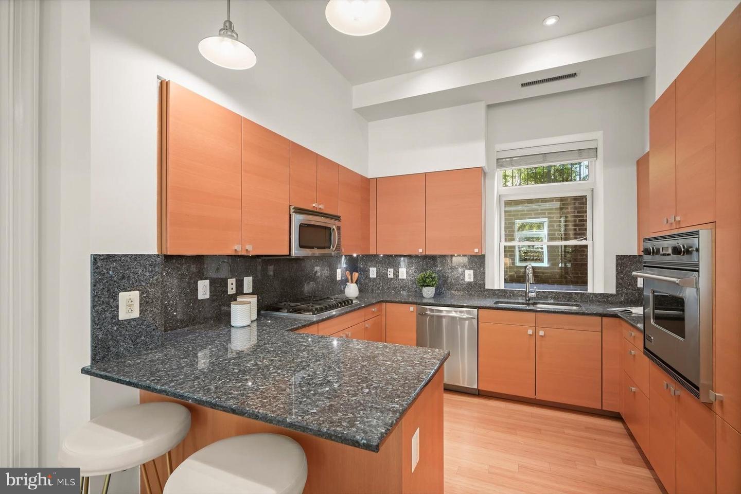 2425 L St Nw #115 Property Photo 15