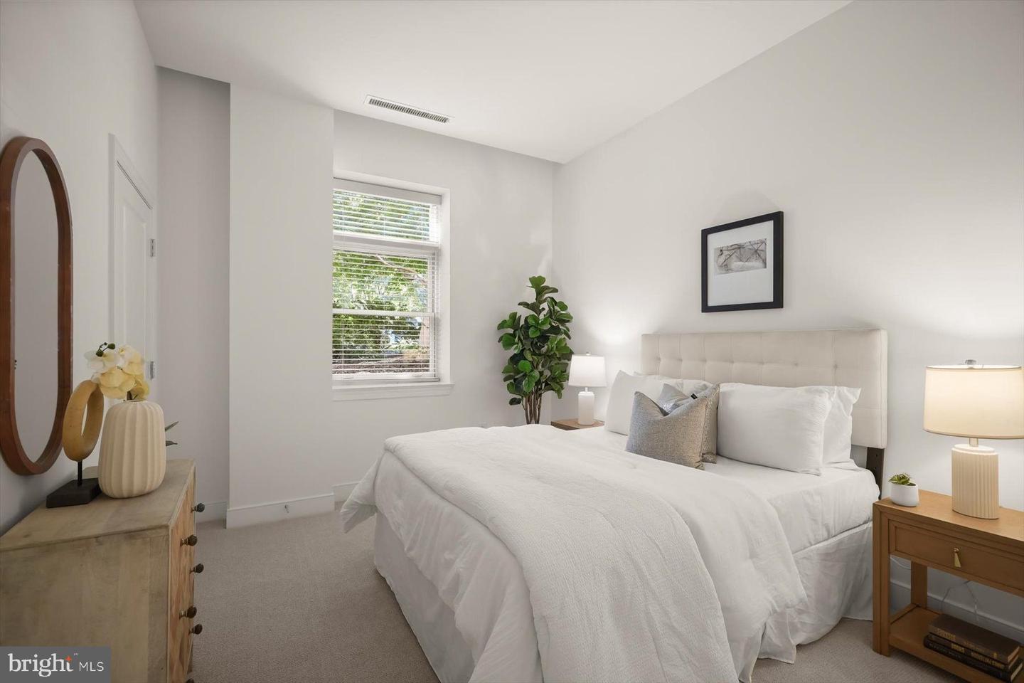 2425 L St Nw #115 Property Photo 21