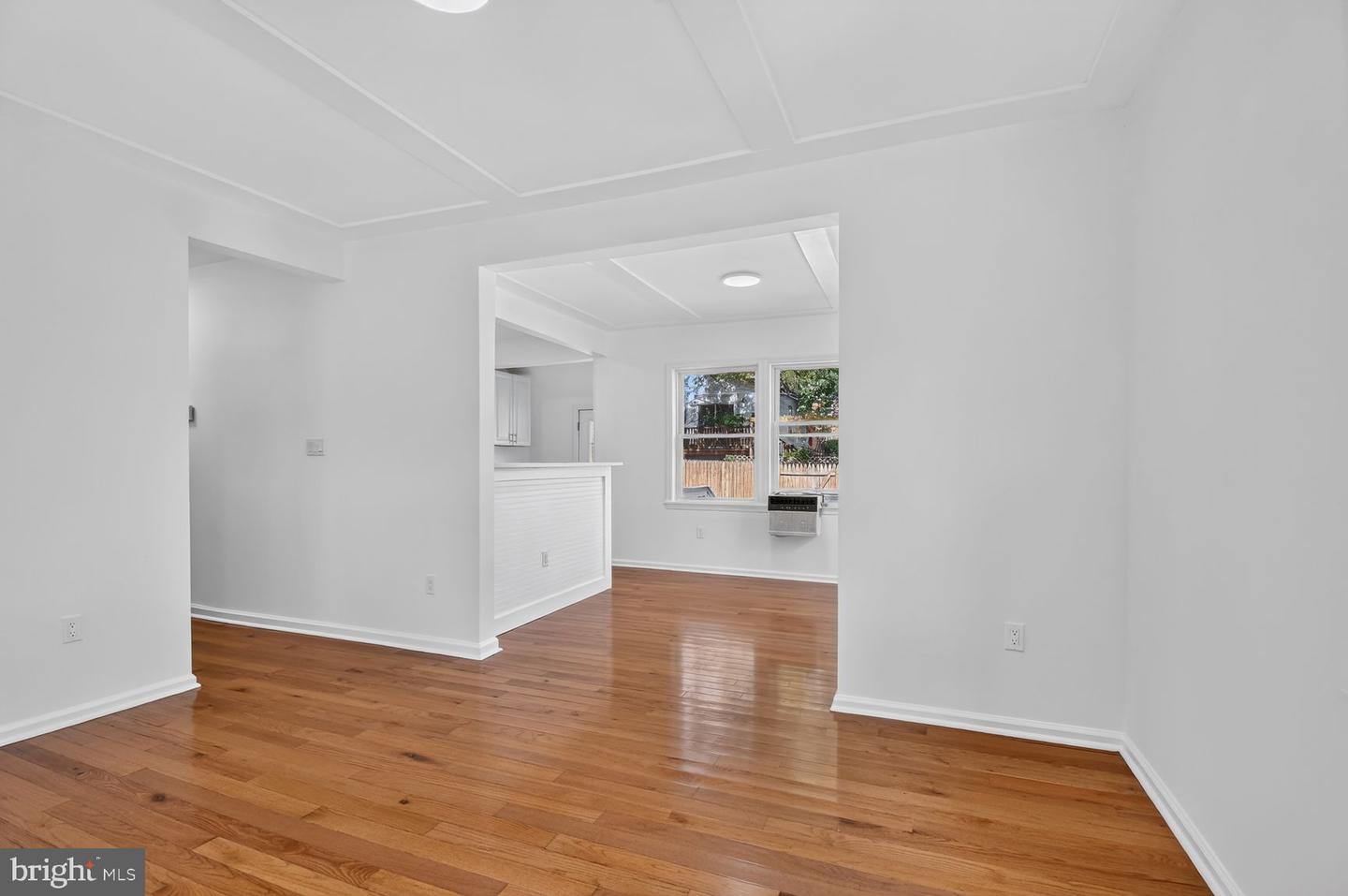 1004 Shepherd St Ne Property Photo 5