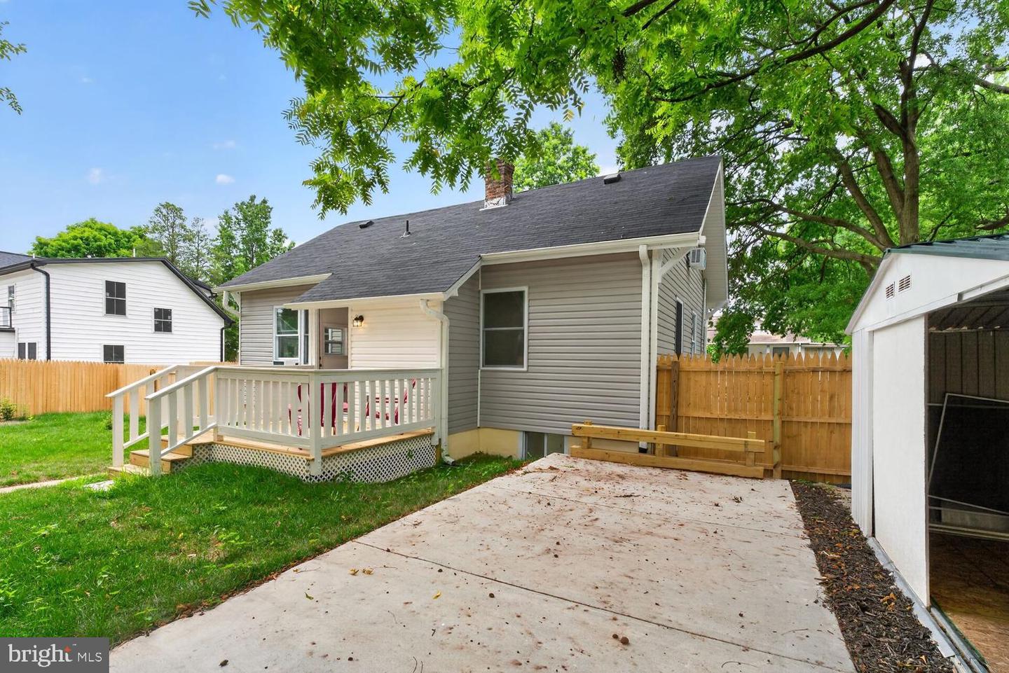 1004 Shepherd St Ne Property Photo 52
