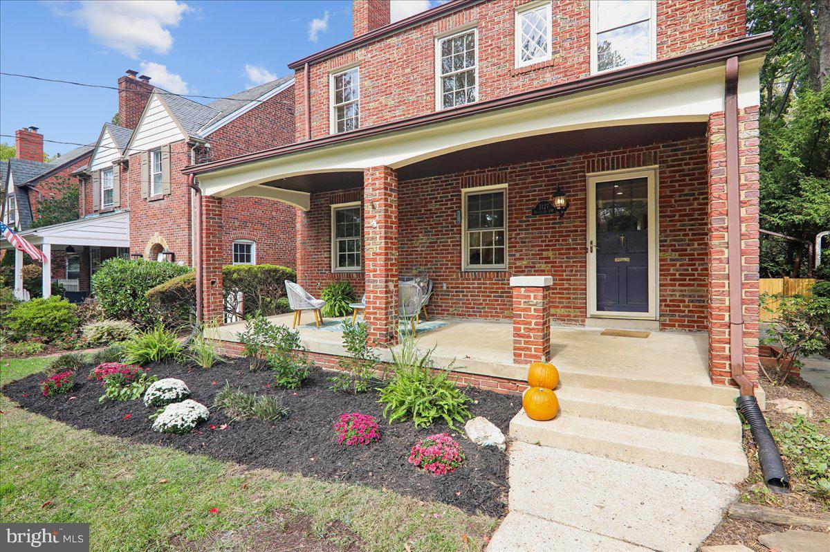 3127 OLIVER ST NW Property Photo 1