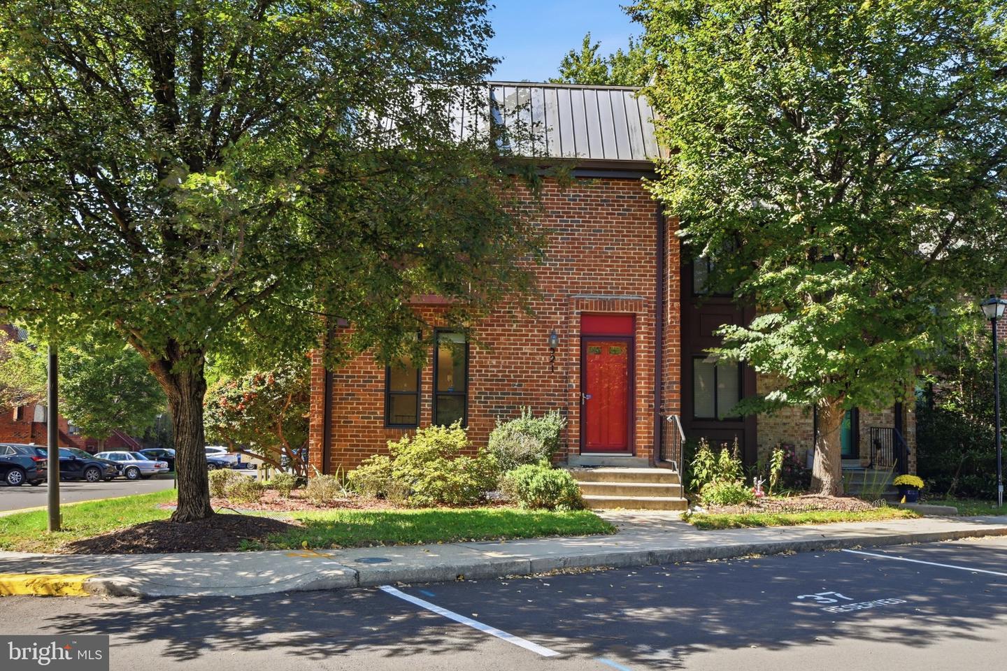 521 BRUMMEL CT NW #521 Property Photo 1
