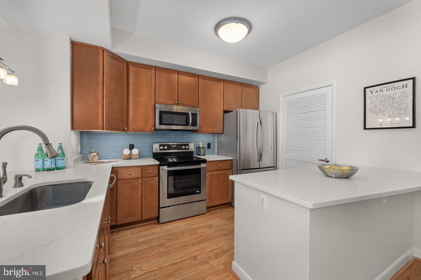 400 Massachusetts Ave Nw #1012 Property Photo 3