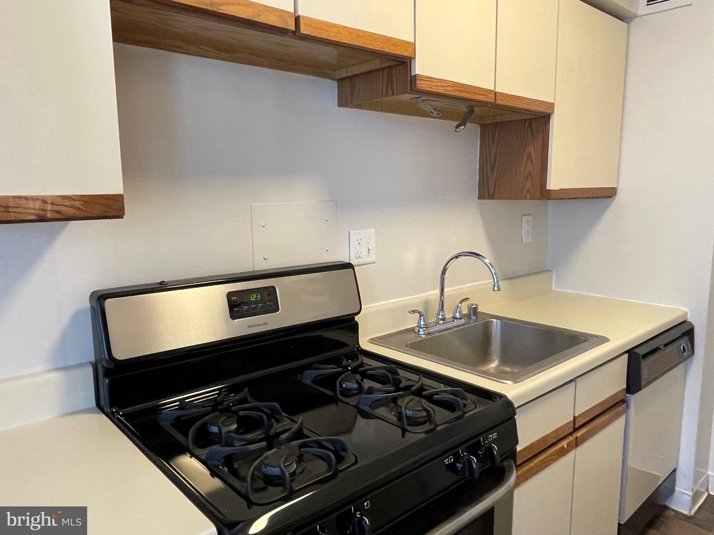 1711 Massachusetts Ave Nw #829 Property Photo 15