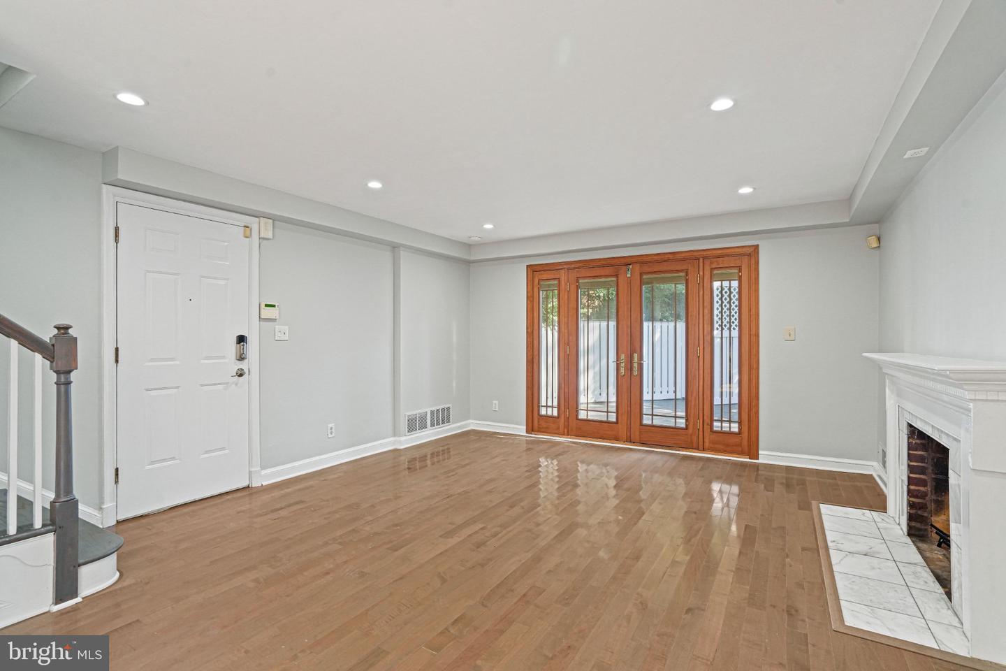 2749 Arizona Ave Nw Property Photo 5