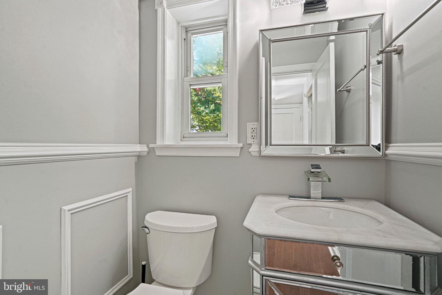 2749 Arizona Ave Nw Property Photo 15