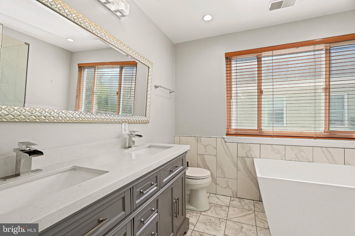 2749 Arizona Ave Nw Property Photo 23