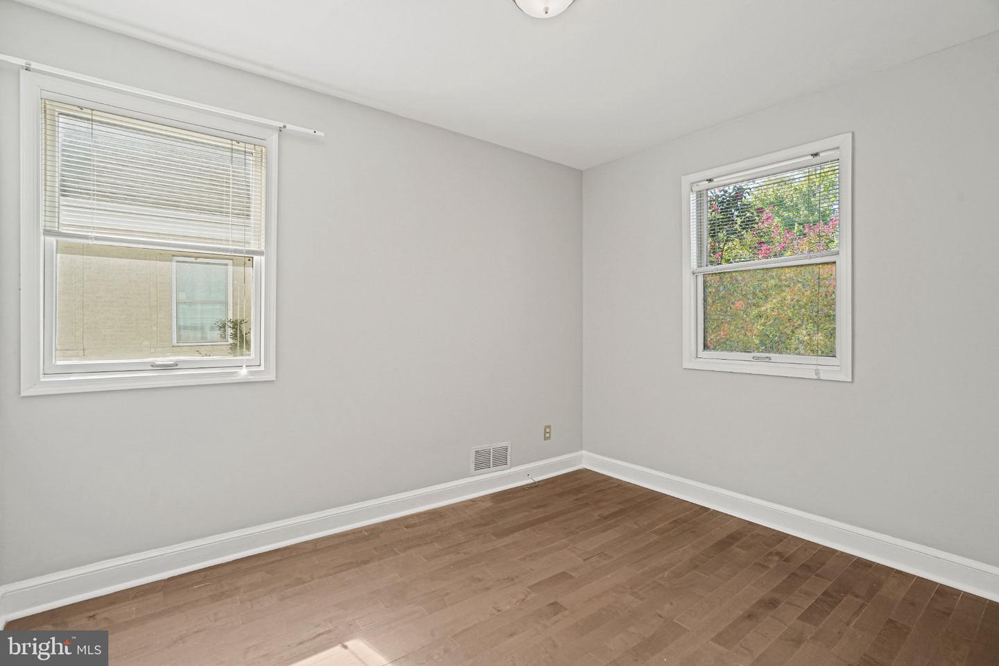 2749 Arizona Ave Nw Property Photo 25