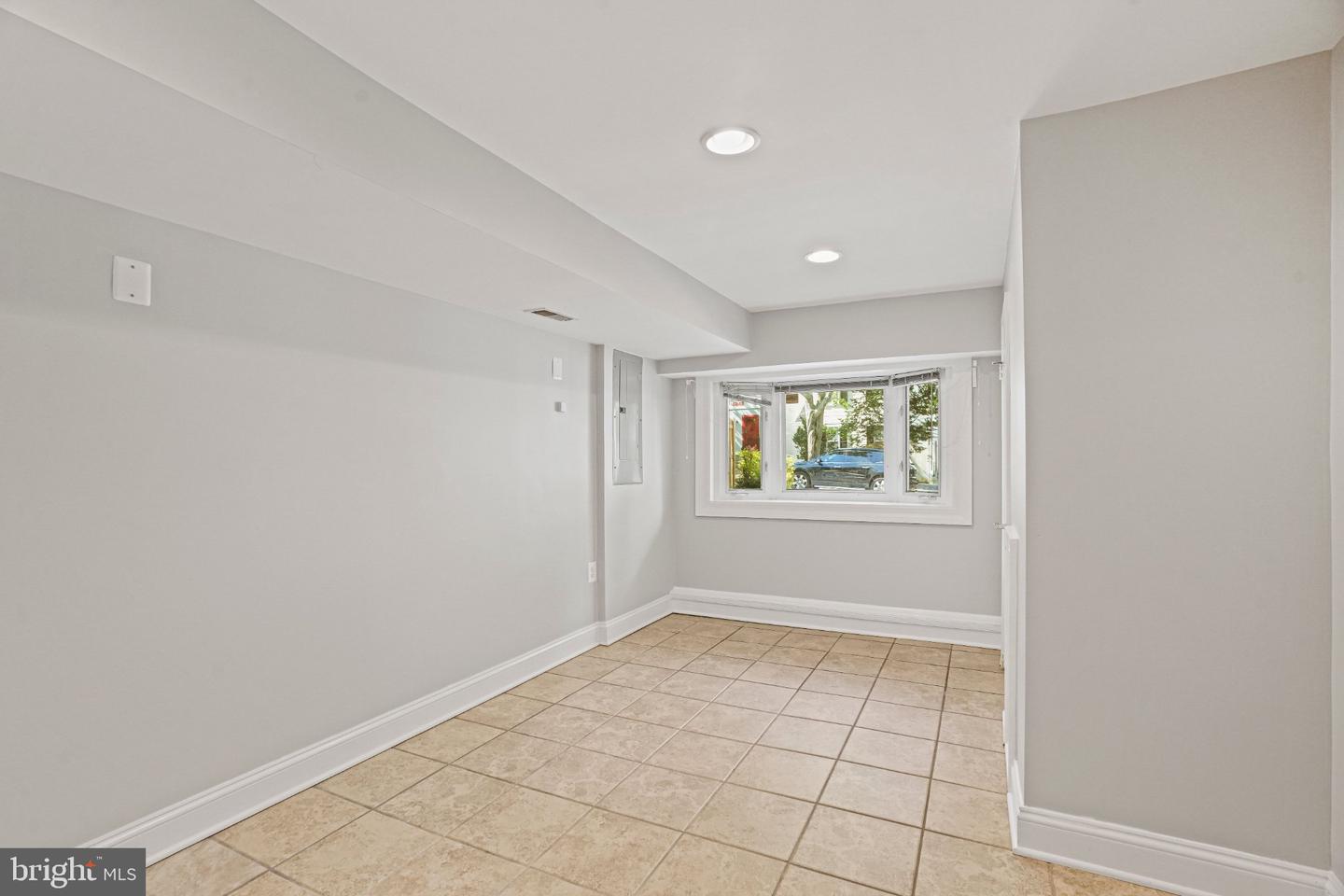 2749 Arizona Ave Nw Property Photo 33