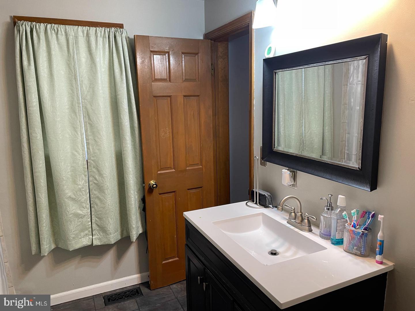 1129 48th St Ne Property Photo 11